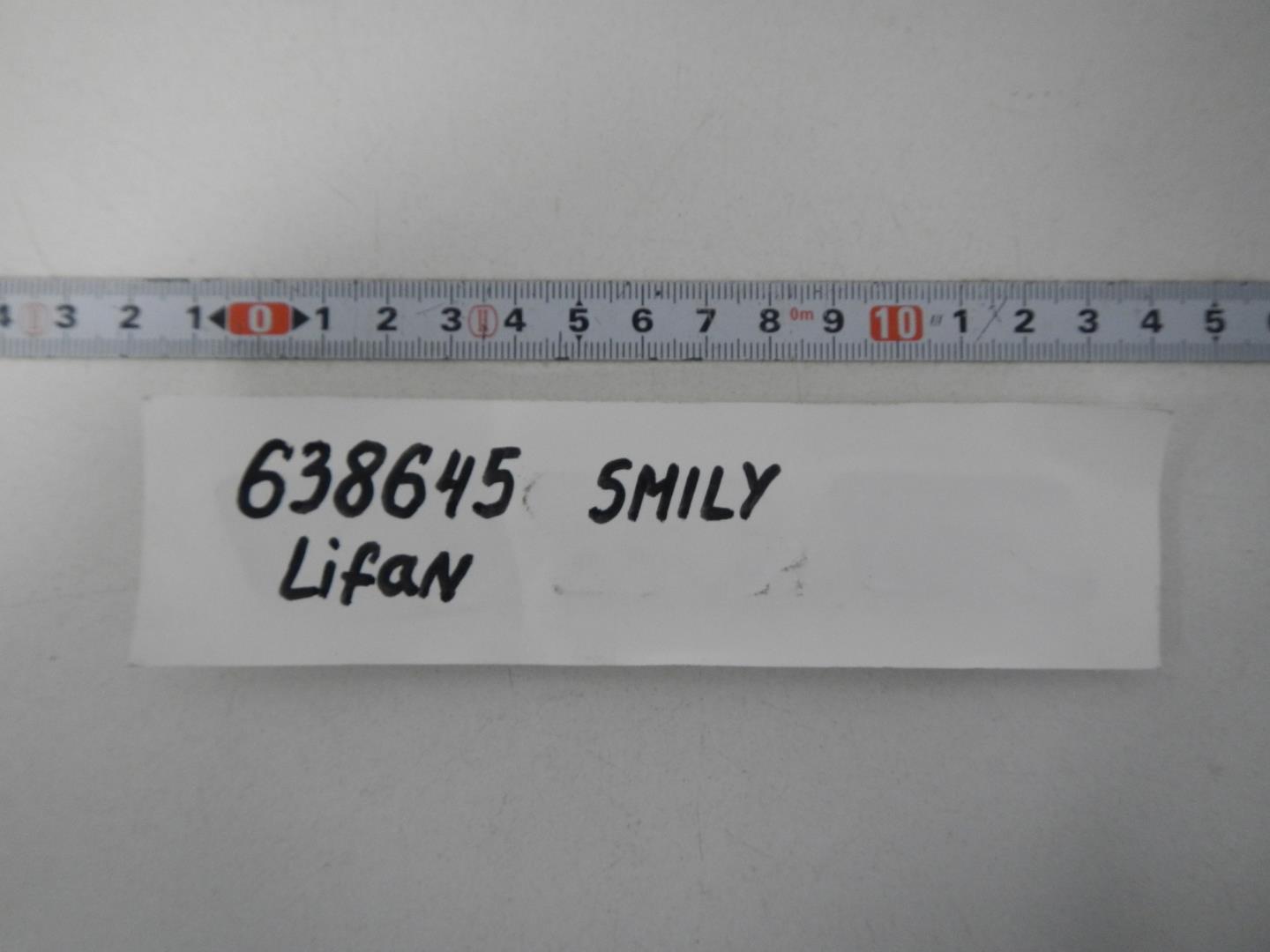 Эмблема на крышку багажника