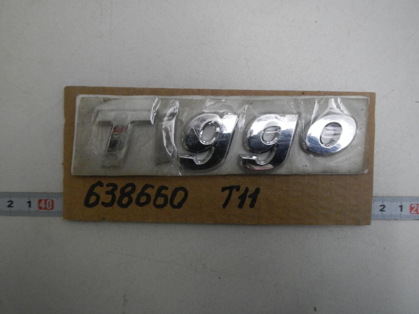 Эмблема на крышку багажника