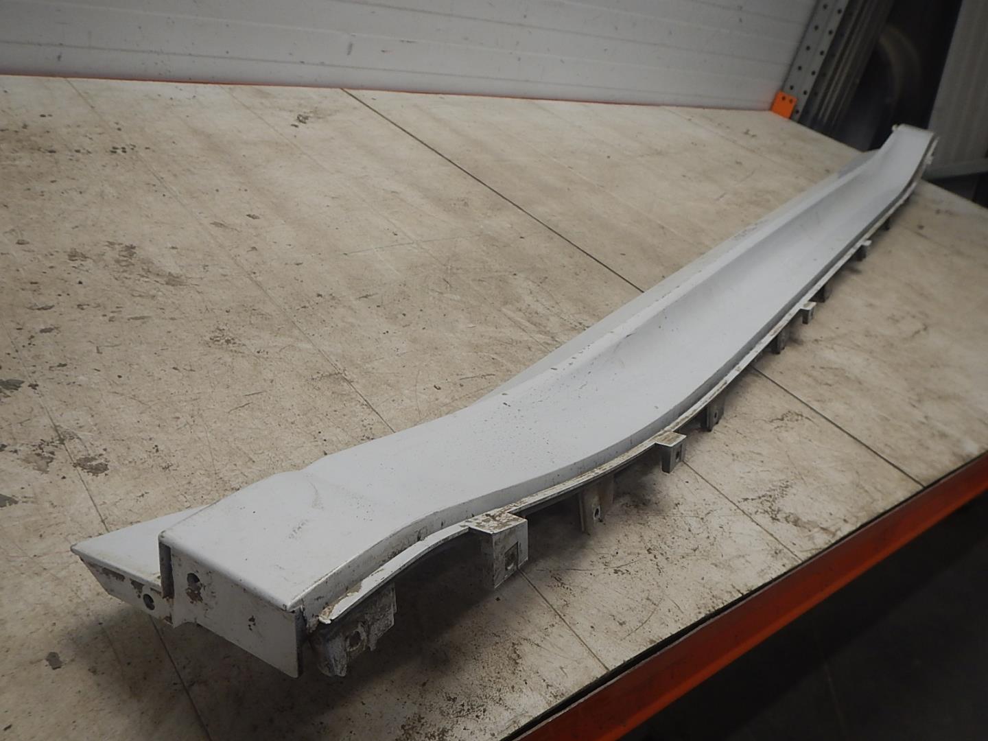 Подножка правая