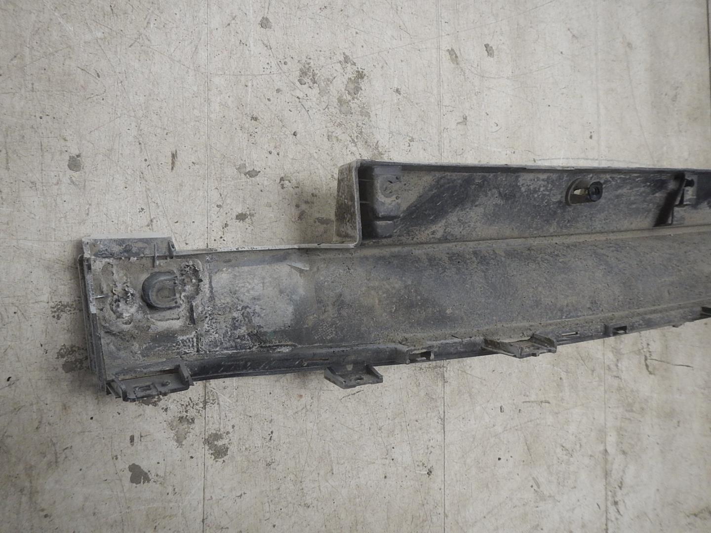 Подножка правая