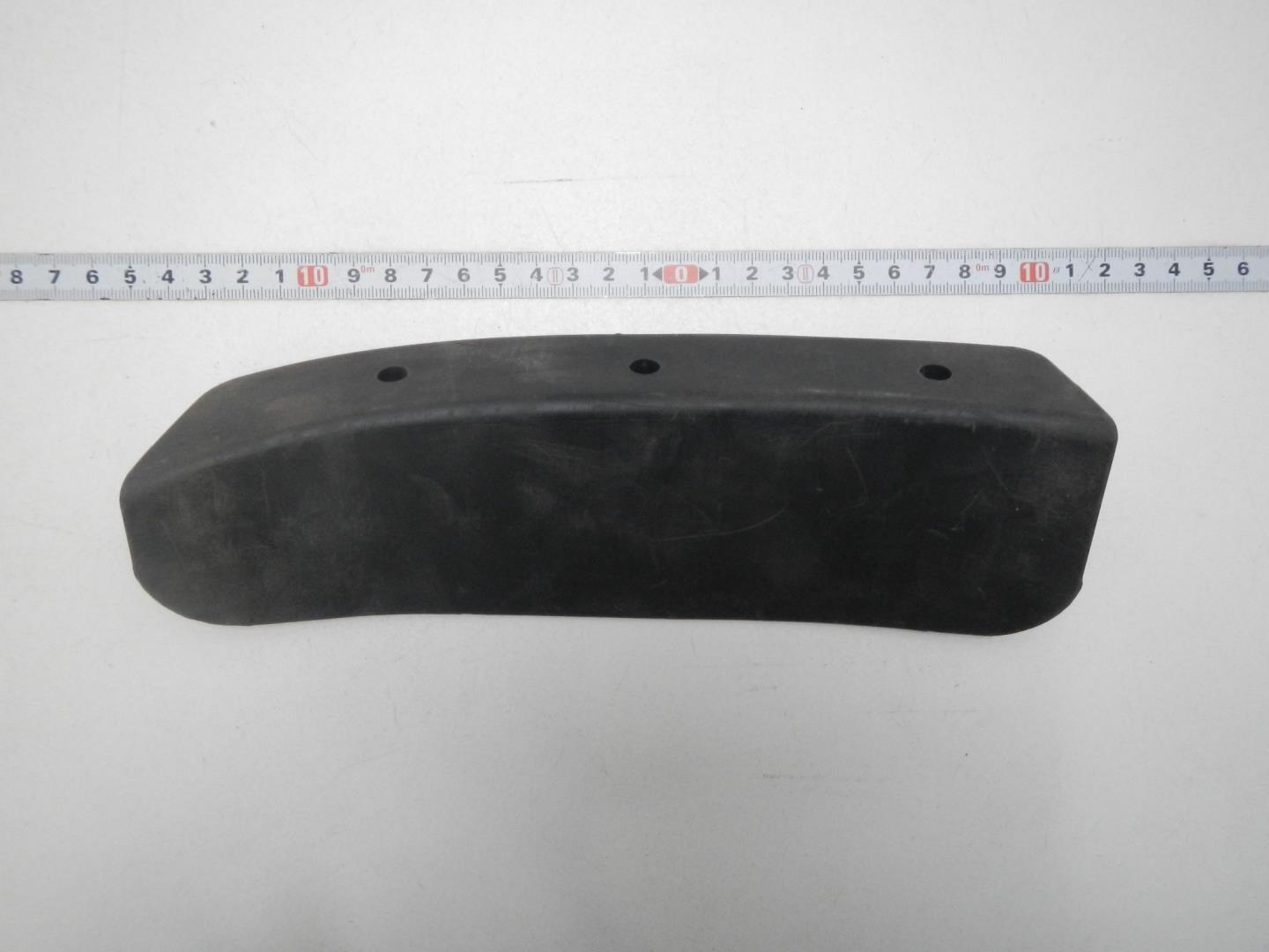 Брызговик передний левый