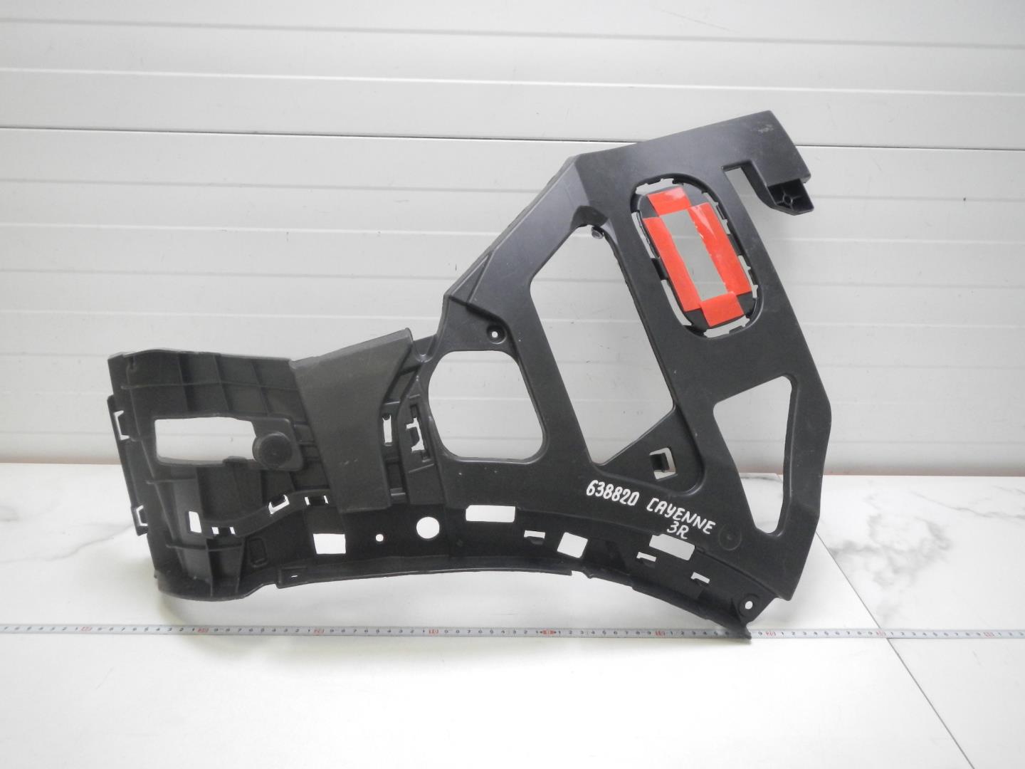 Кронштейн заднего бампера правый