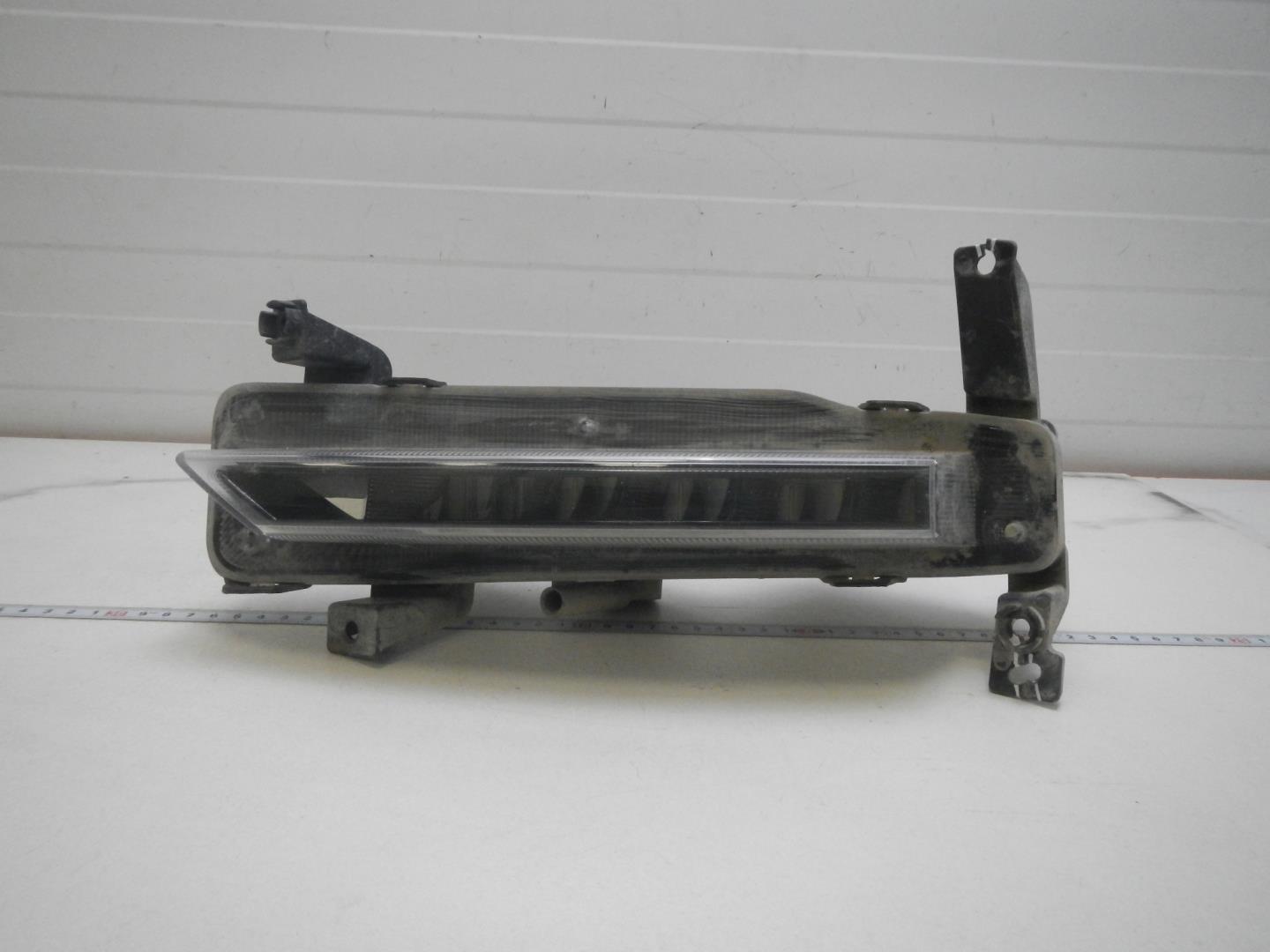 Фара противотуманная левая