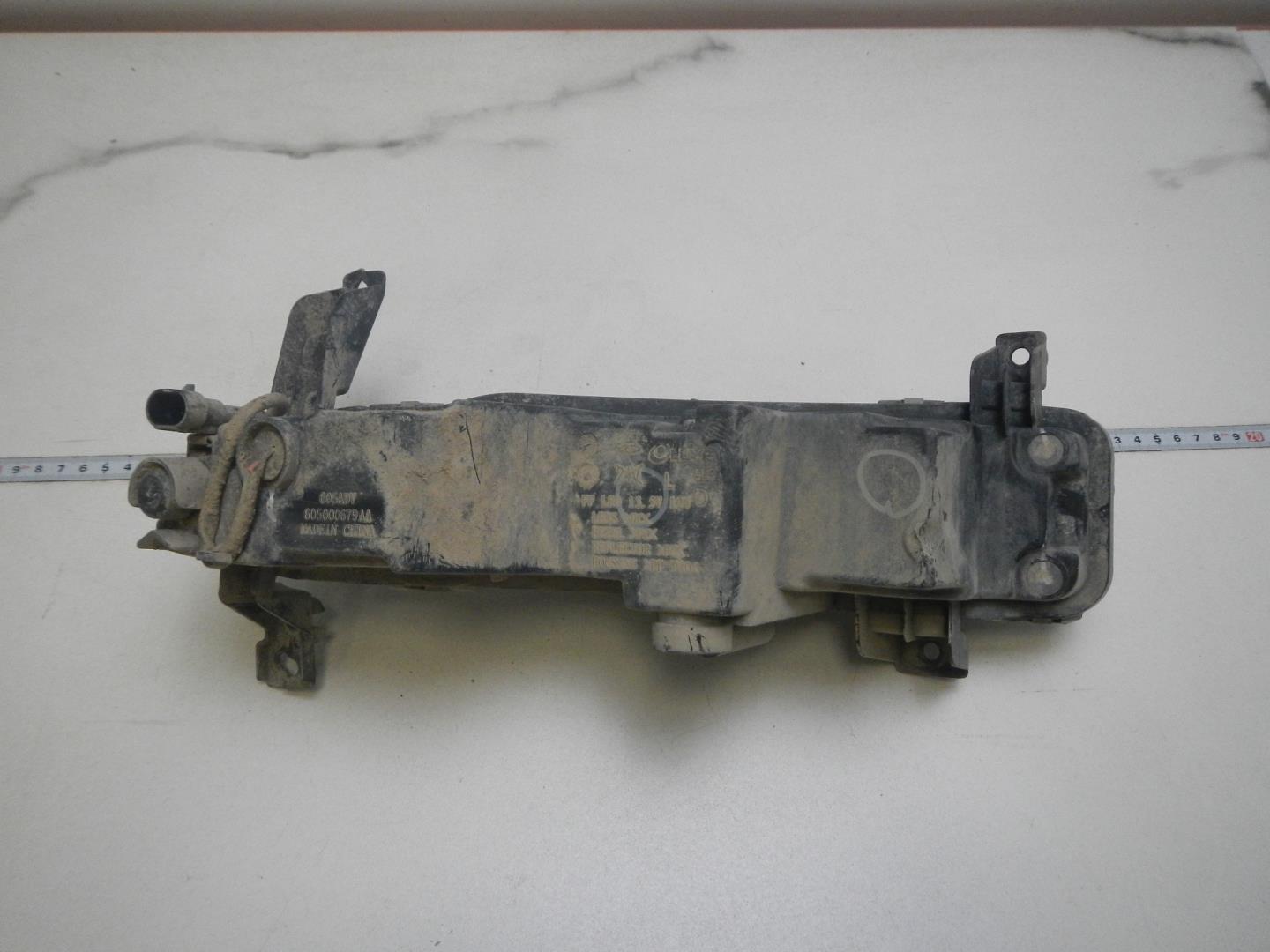 Фара противотуманная левая