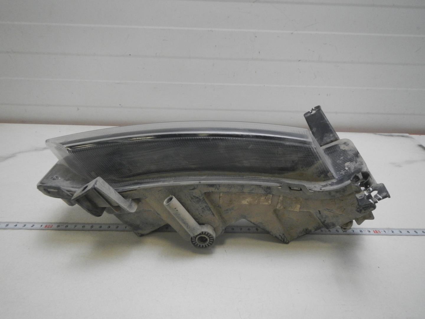 Фара противотуманная левая