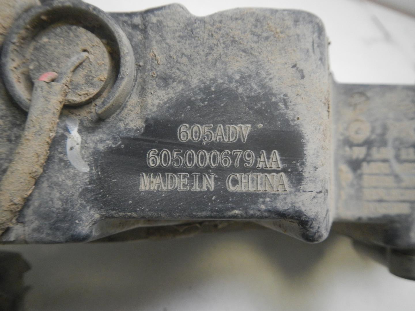 Фара противотуманная левая