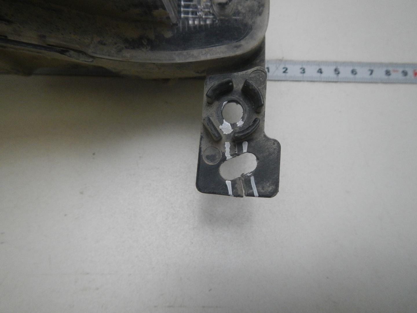 Фара противотуманная левая