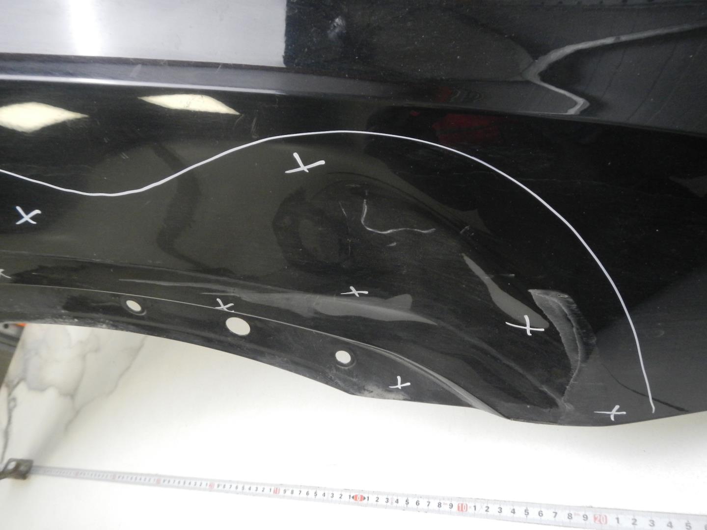 Крыло переднее правое