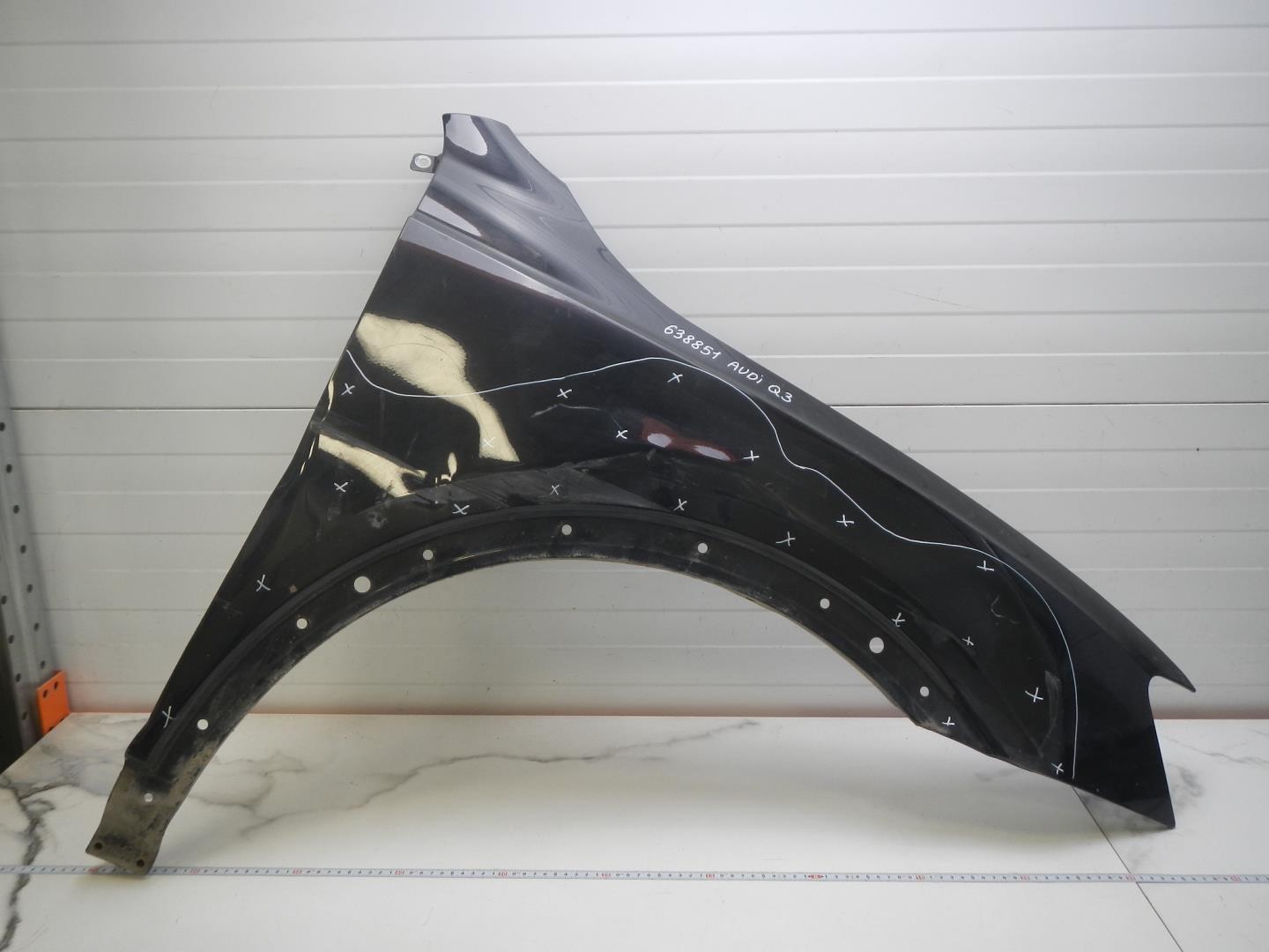 Крыло переднее правое