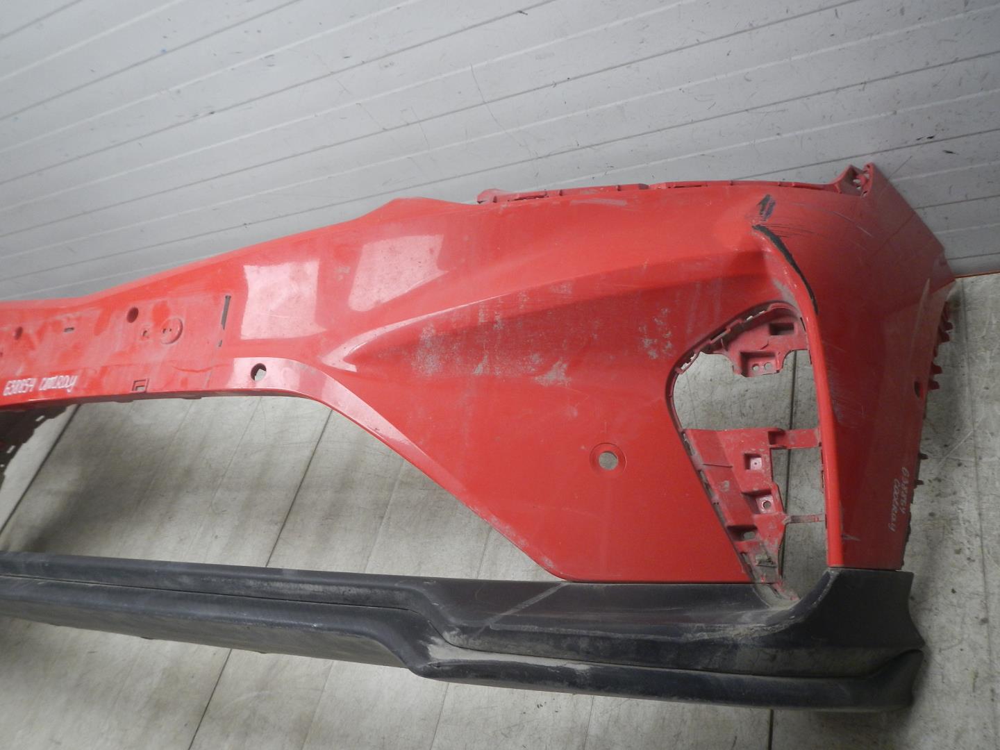 Бампер передний