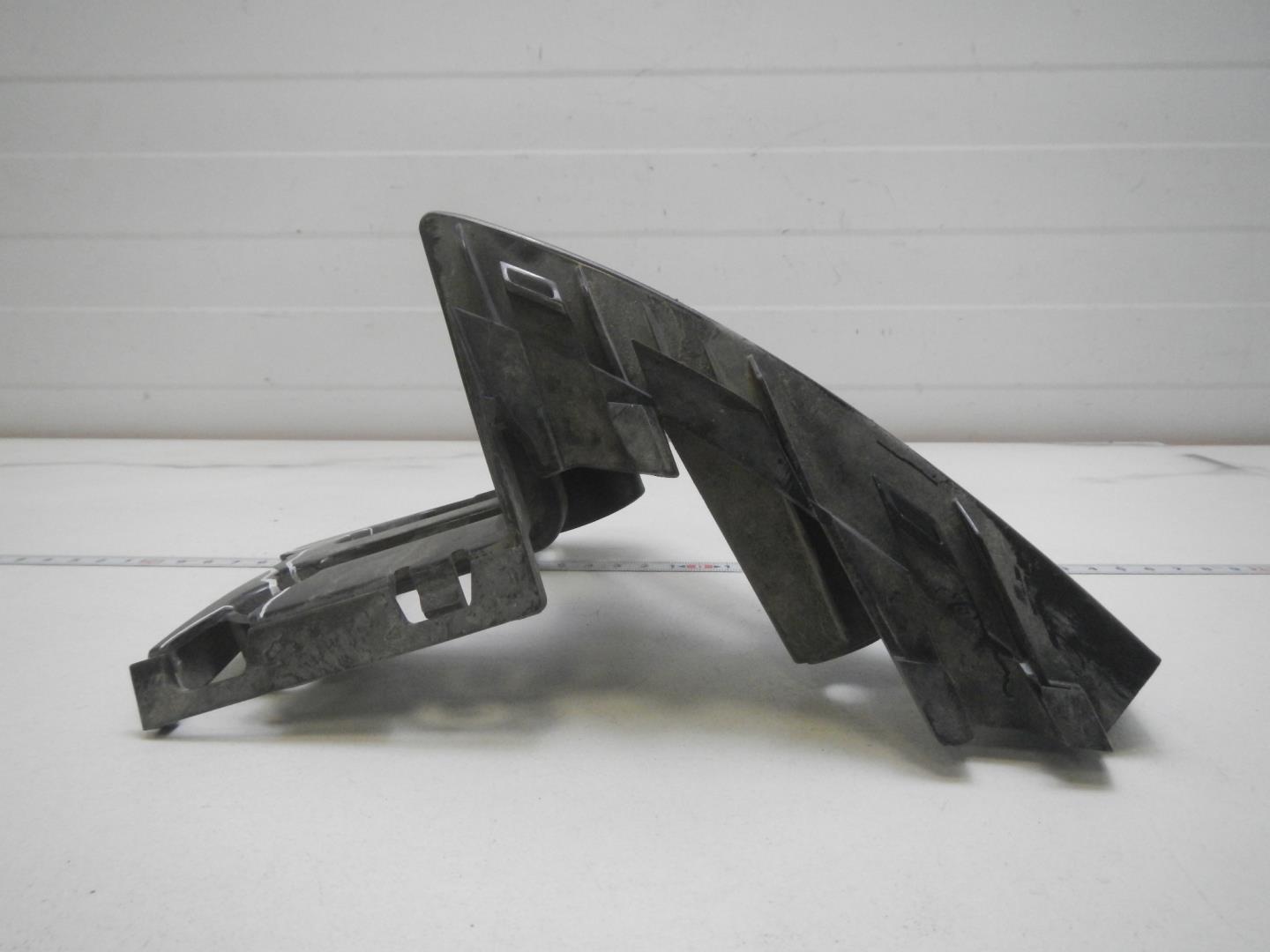 Кронштейн заднего бампера левый