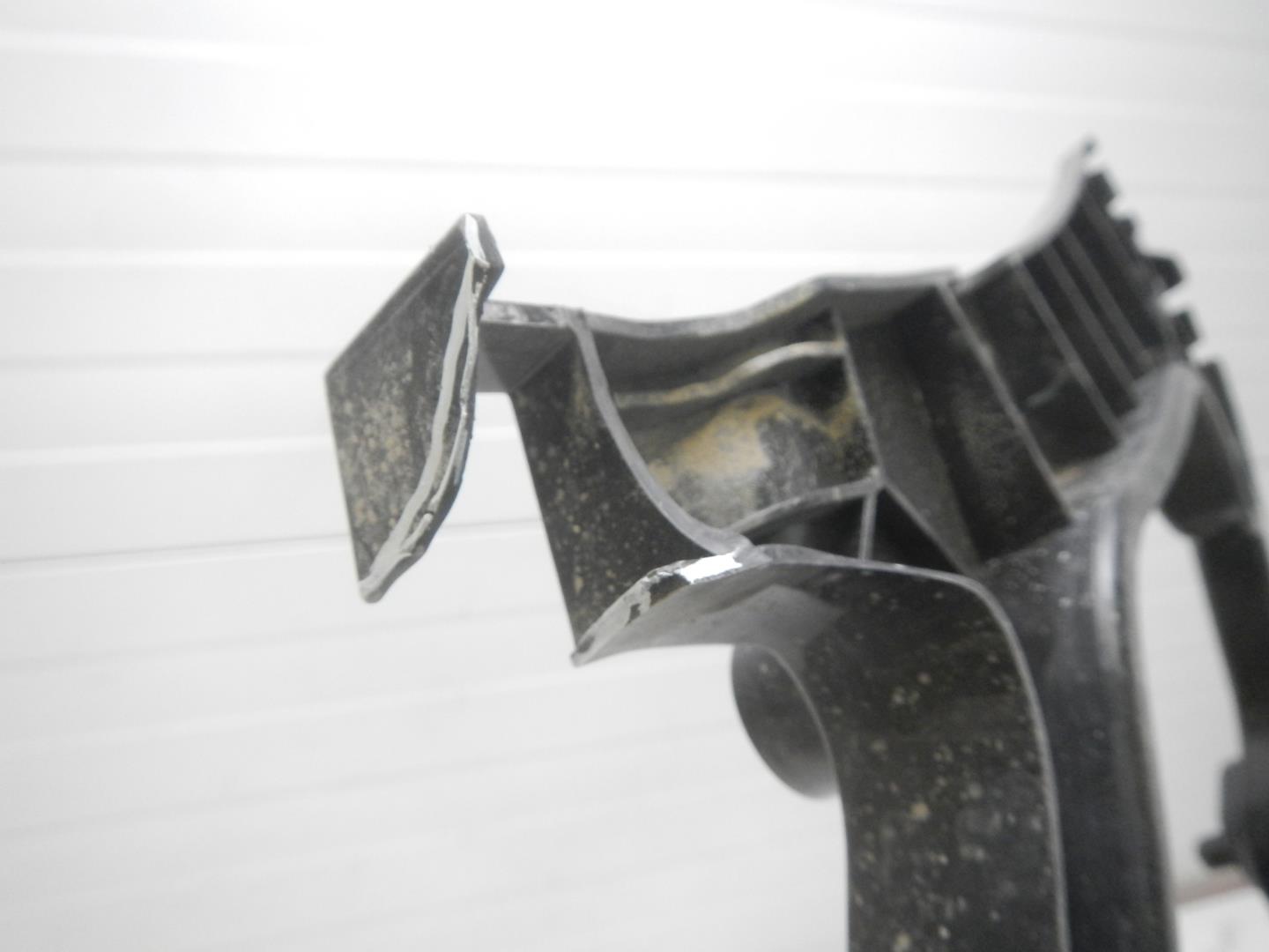 Кронштейн заднего бампера левый