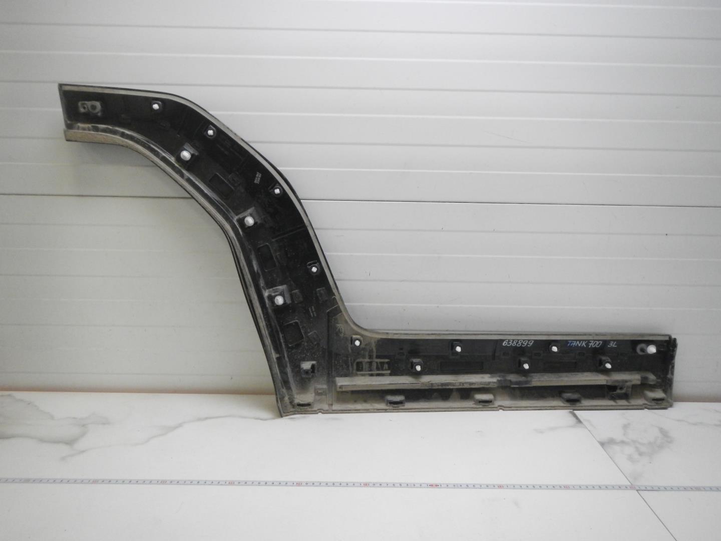 Молдинг задней левой двери