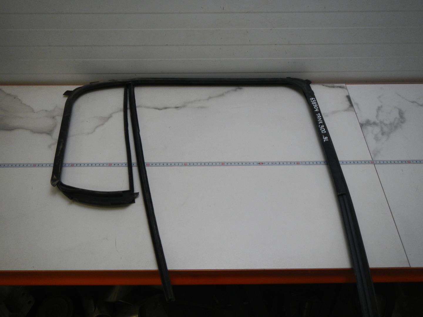 Уплотнитель стекла двери