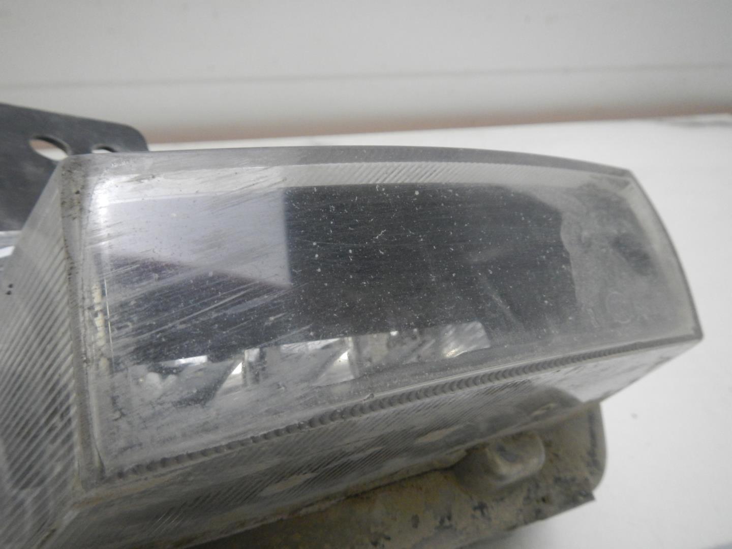 Фара противотуманная правая