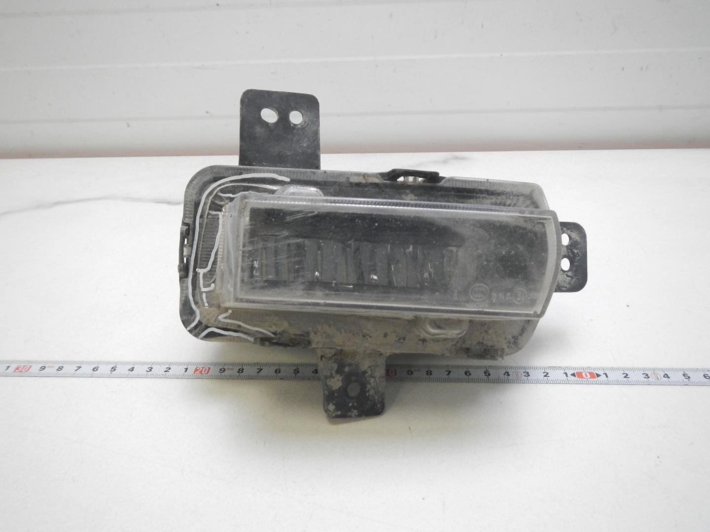 Фара противотуманная правая