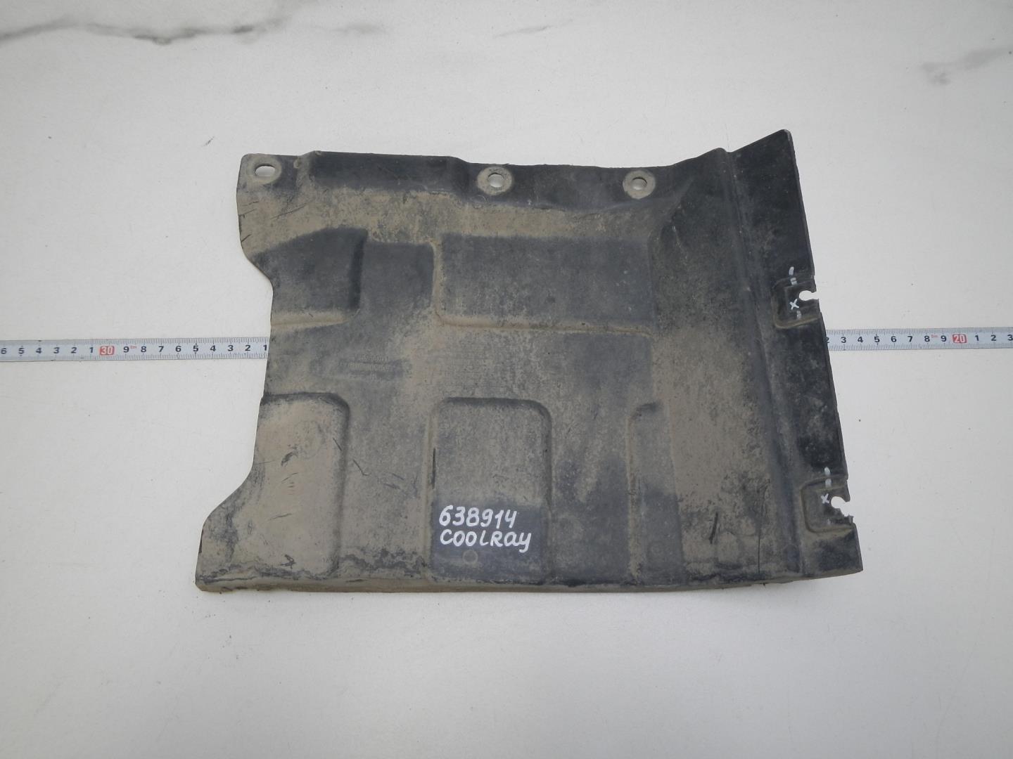 Пыльник двигателя боковой правый