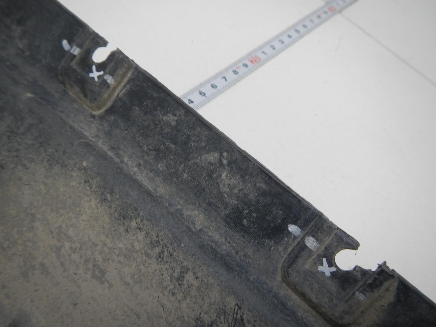 Пыльник двигателя боковой правый