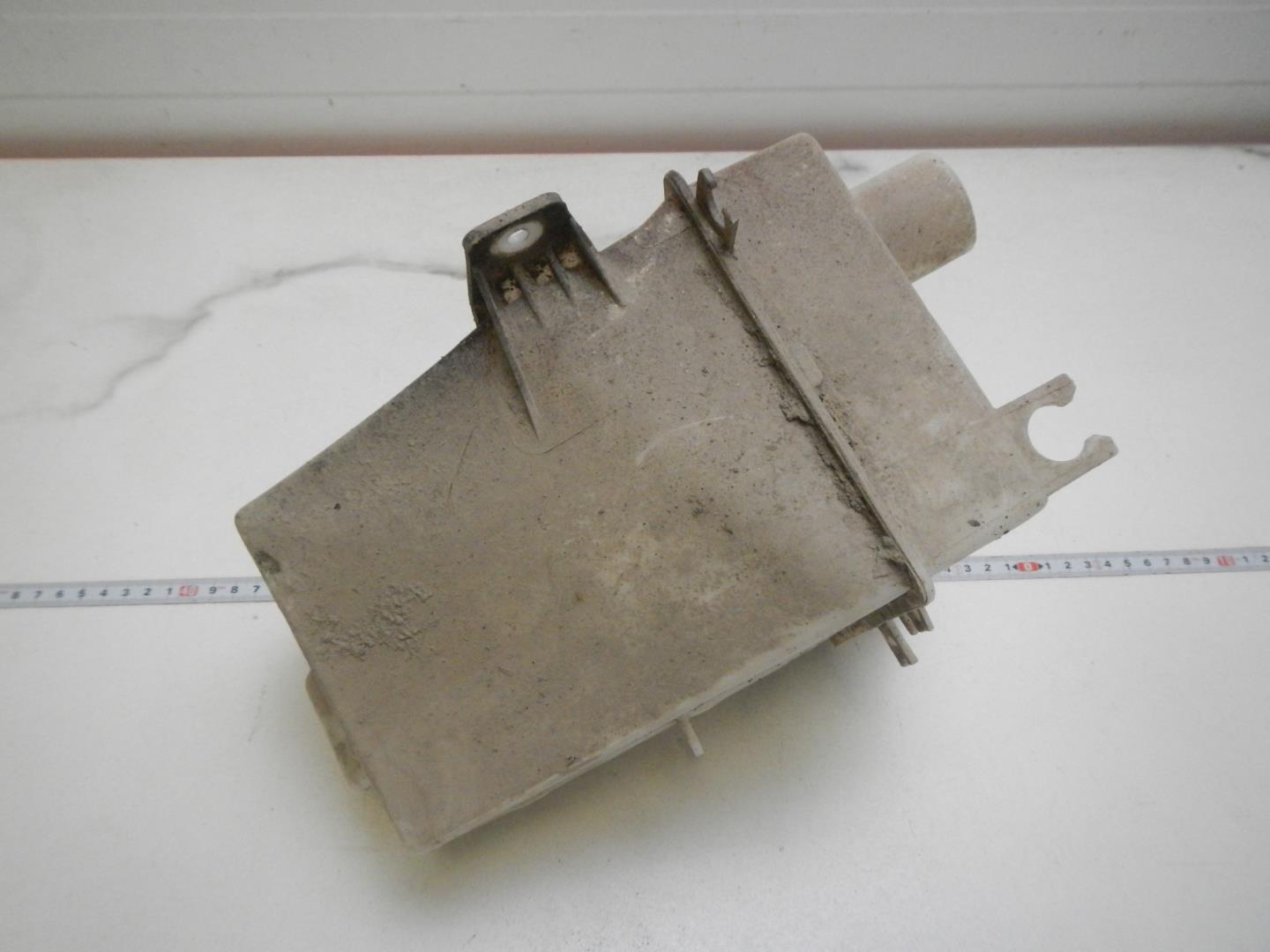 Бачок омывателя лобового стекла