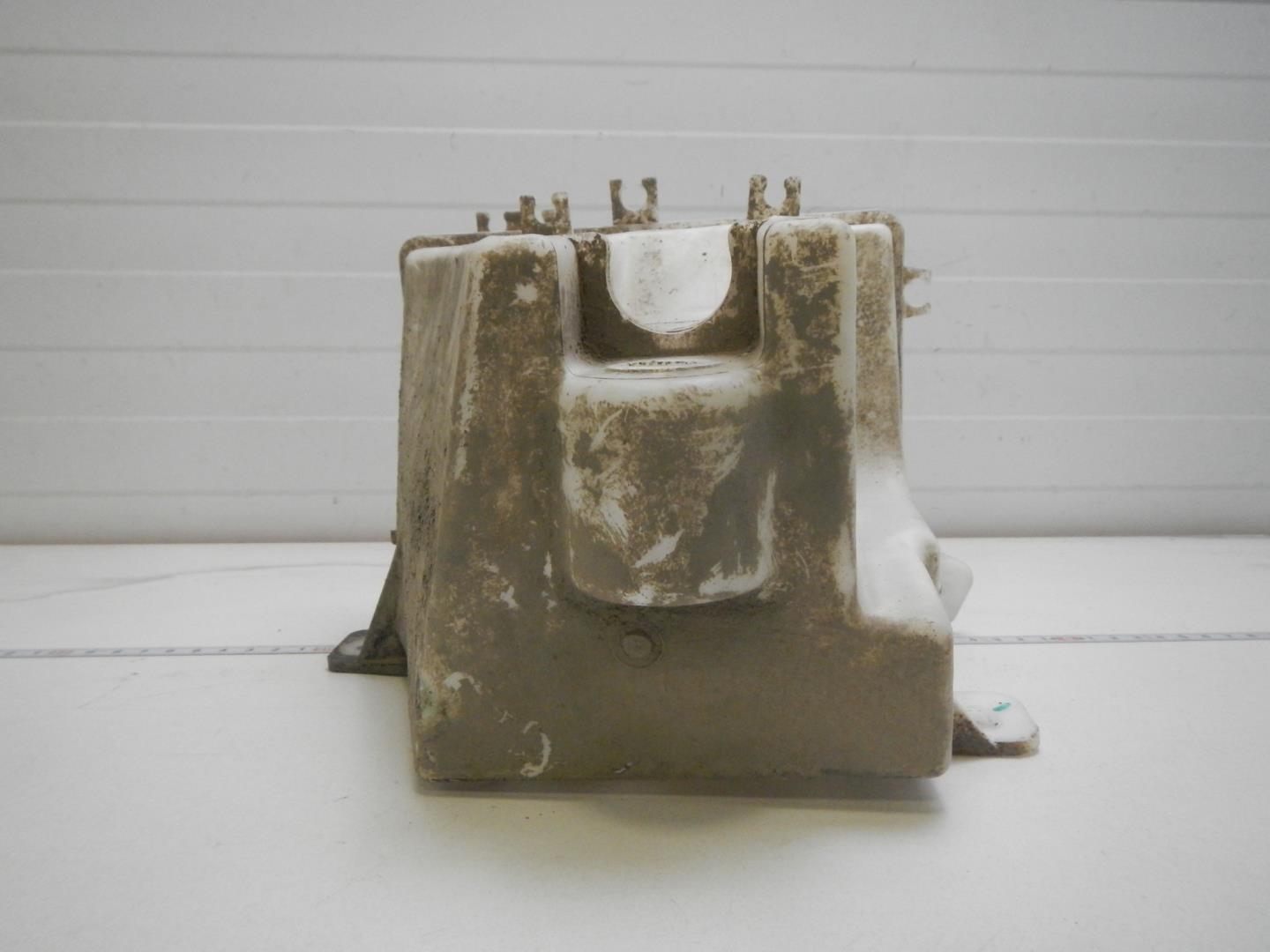 Бачок омывателя лобового стекла