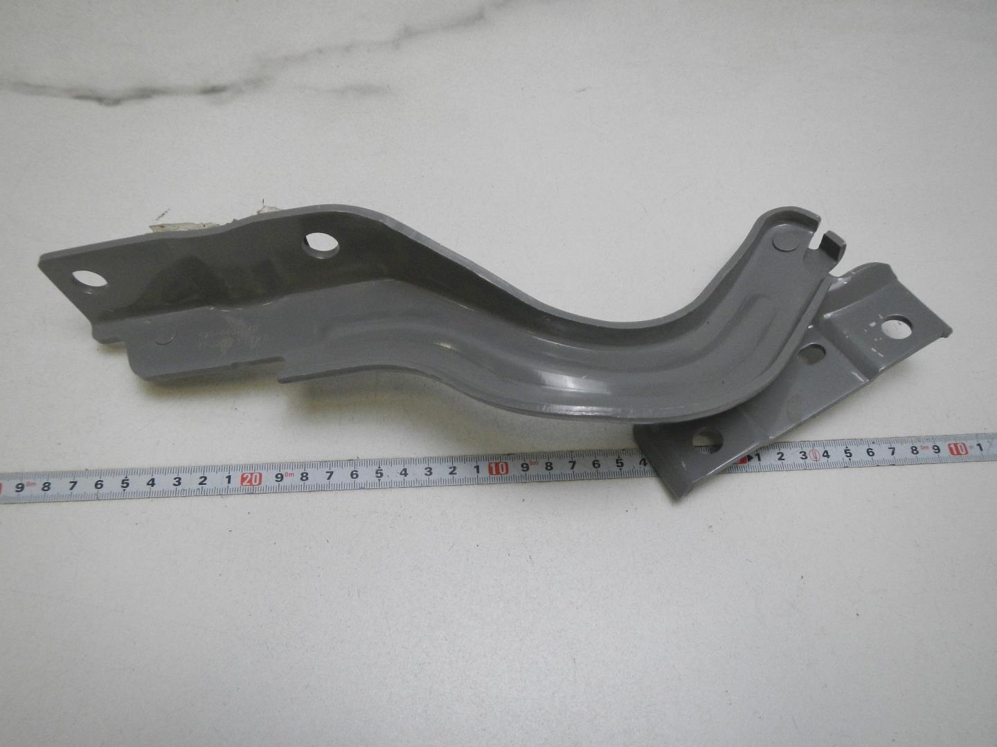 Петля капота правая