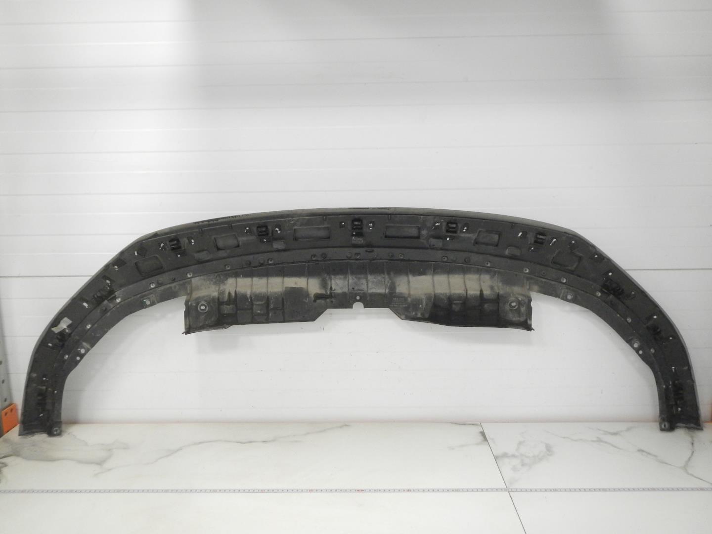 Накладка переднего бампера