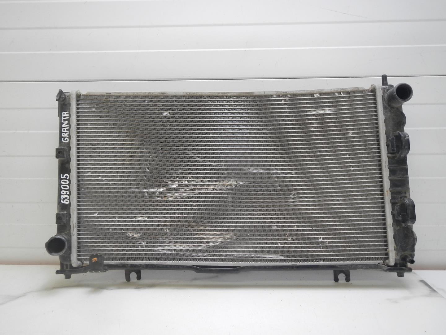 Радиатор охлаждения двигателя основной