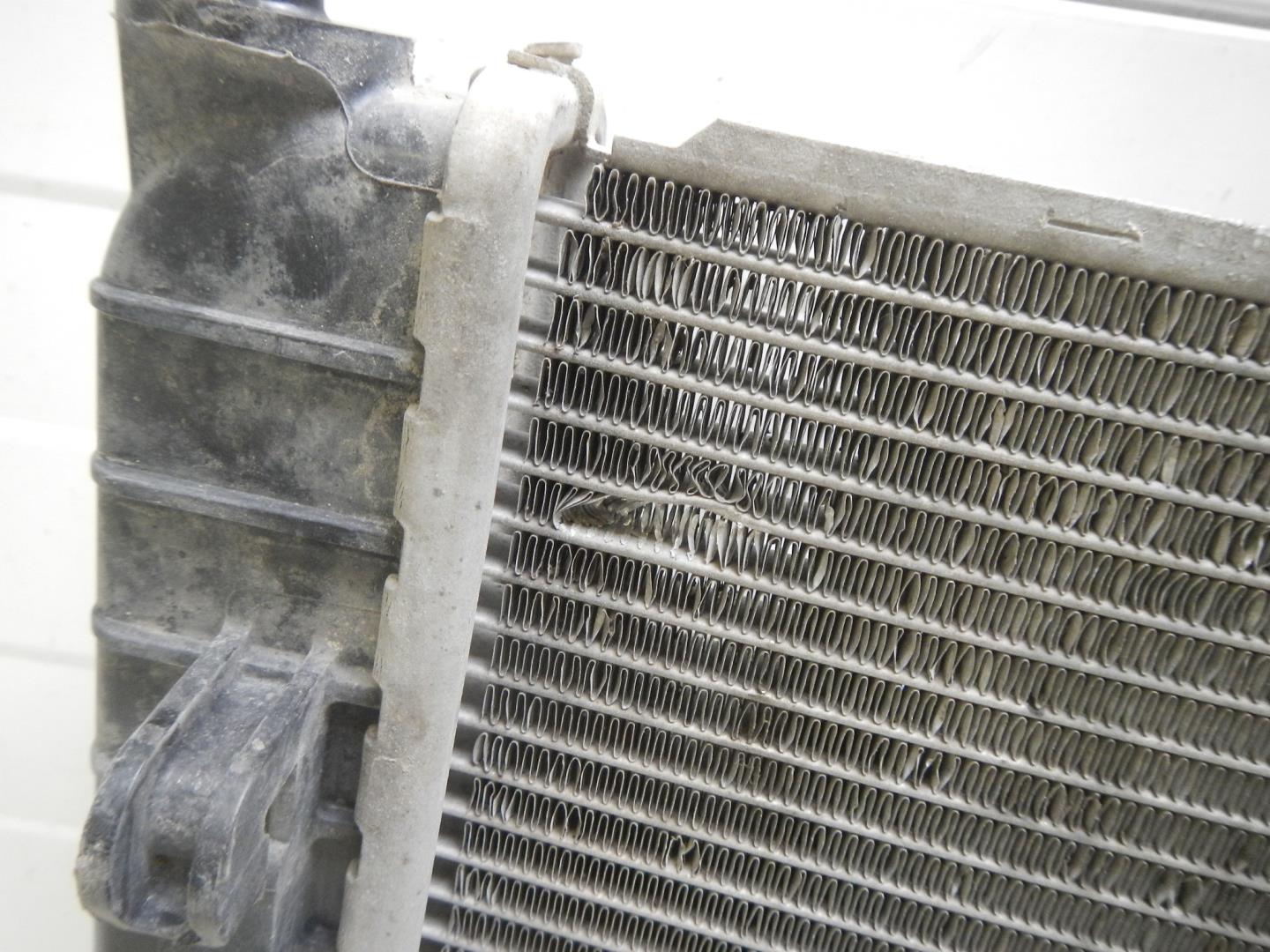 Радиатор охлаждения двигателя основной