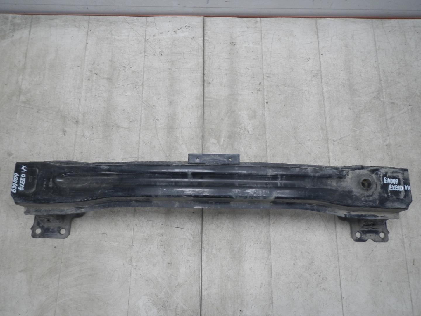 Усилитель переднего бампера