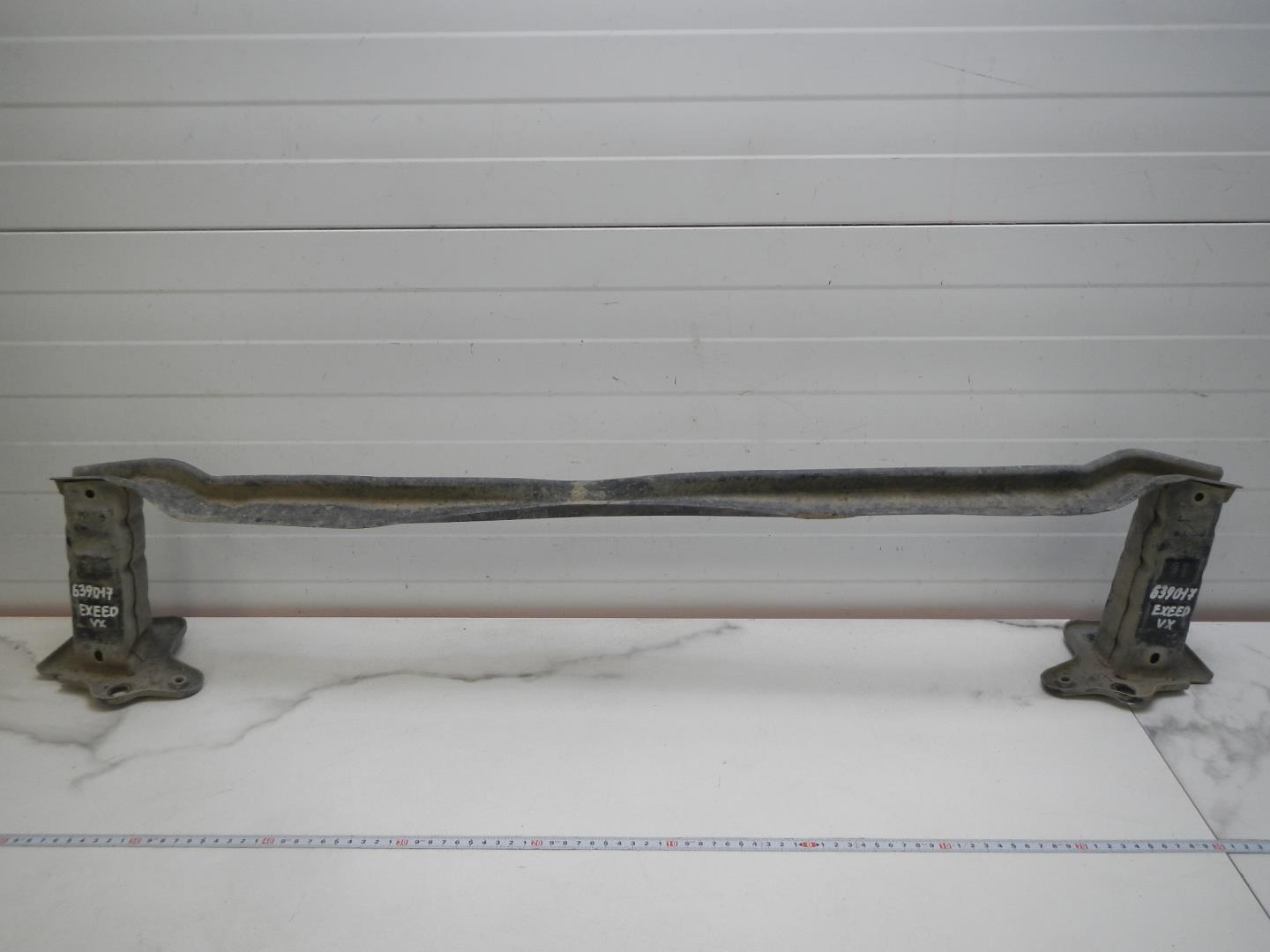 Усилитель переднего бампера