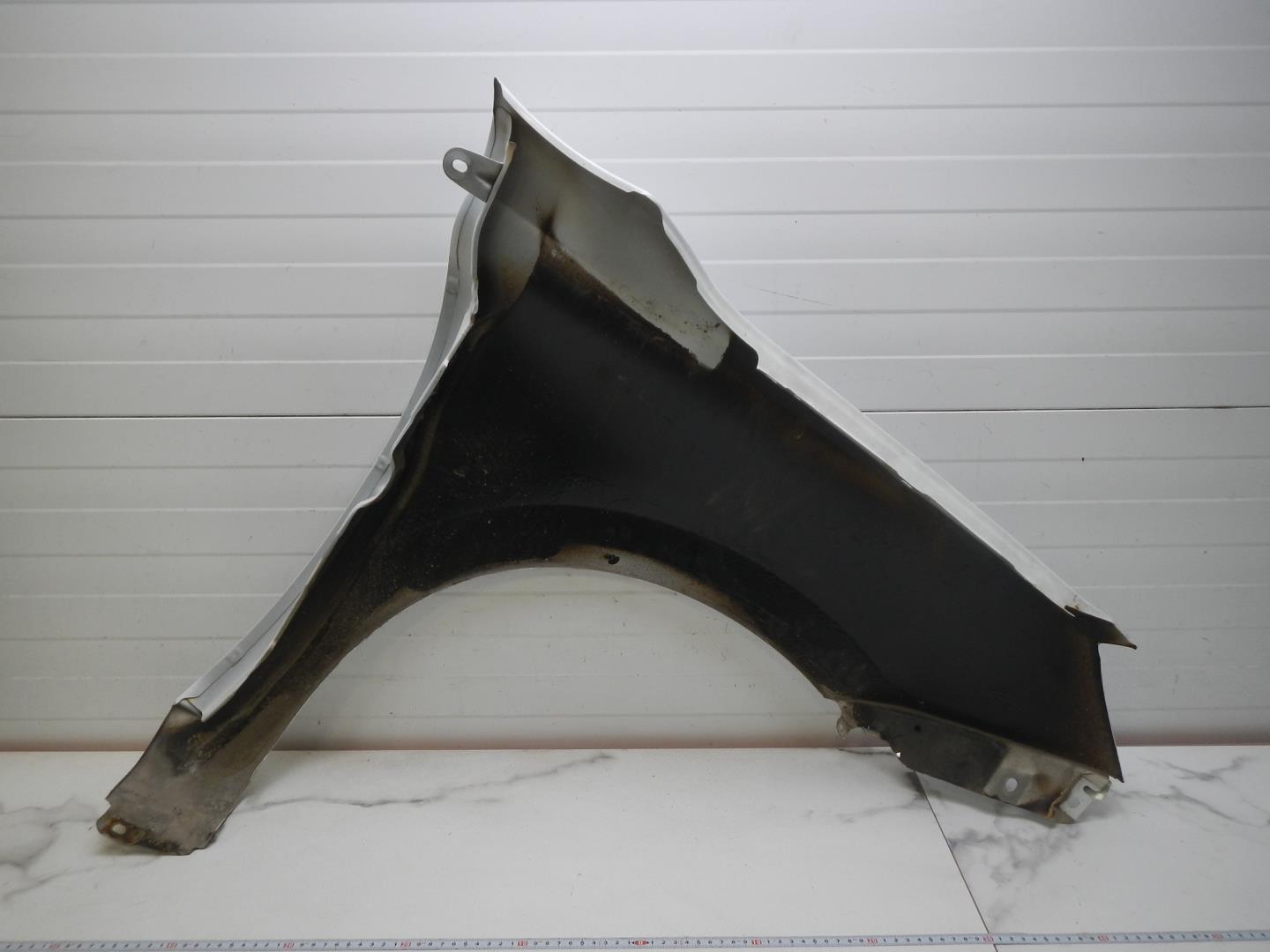 Крыло переднее левое