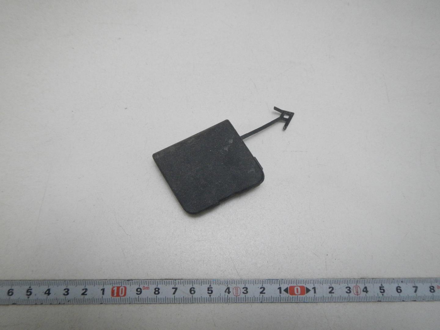 Заглушка буксировочного крюка