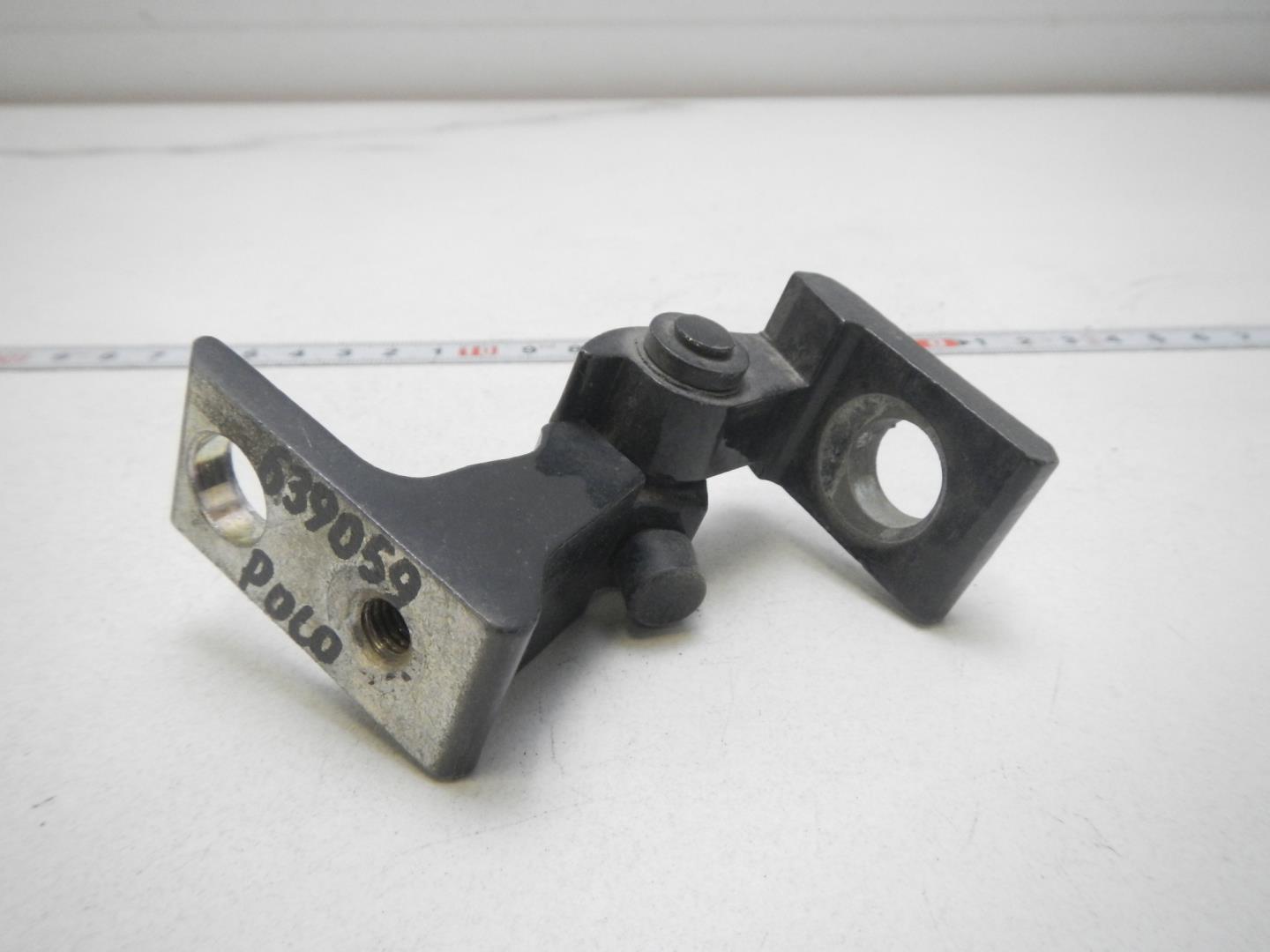 Петля двери задней правой верхняя