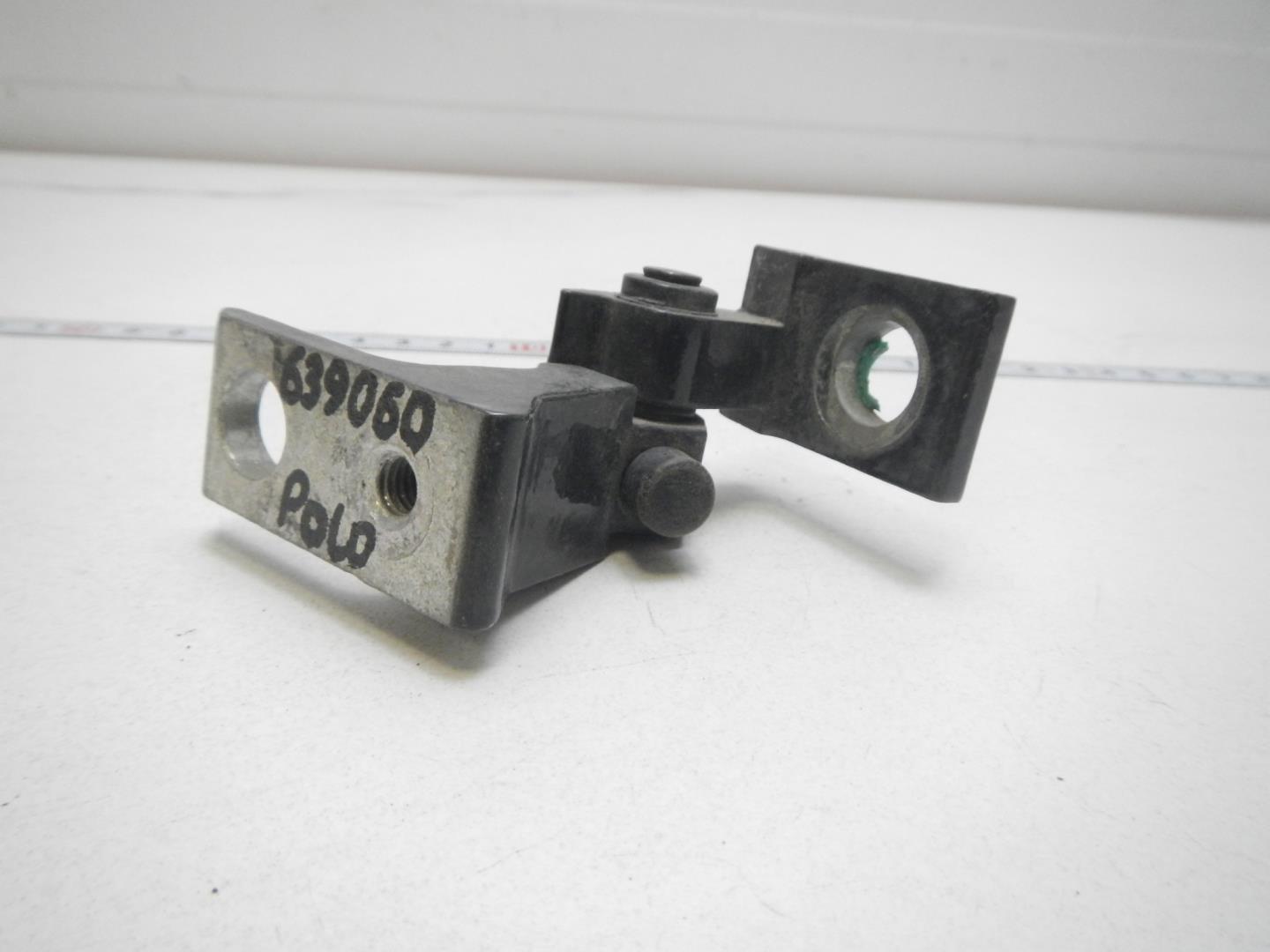 Петля двери задней правой нижняя