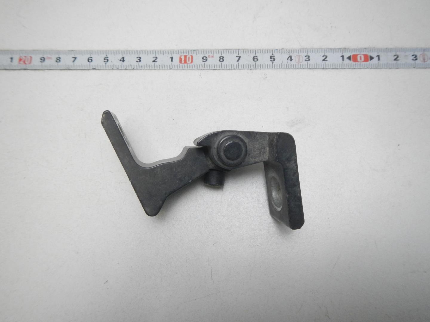 Петля двери задней правой нижняя