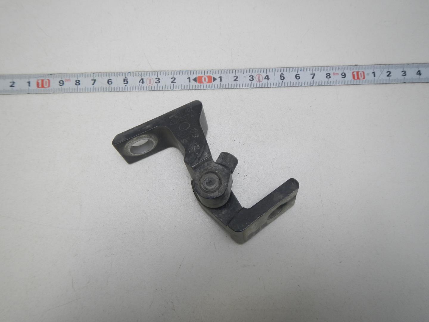 Петля двери задней правой верхняя