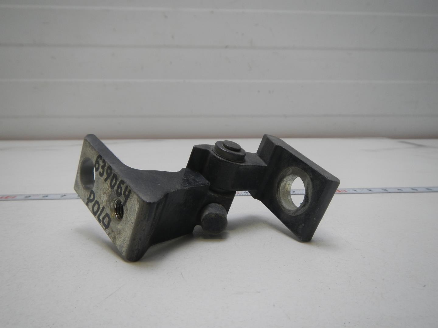 Петля двери задней правой верхняя