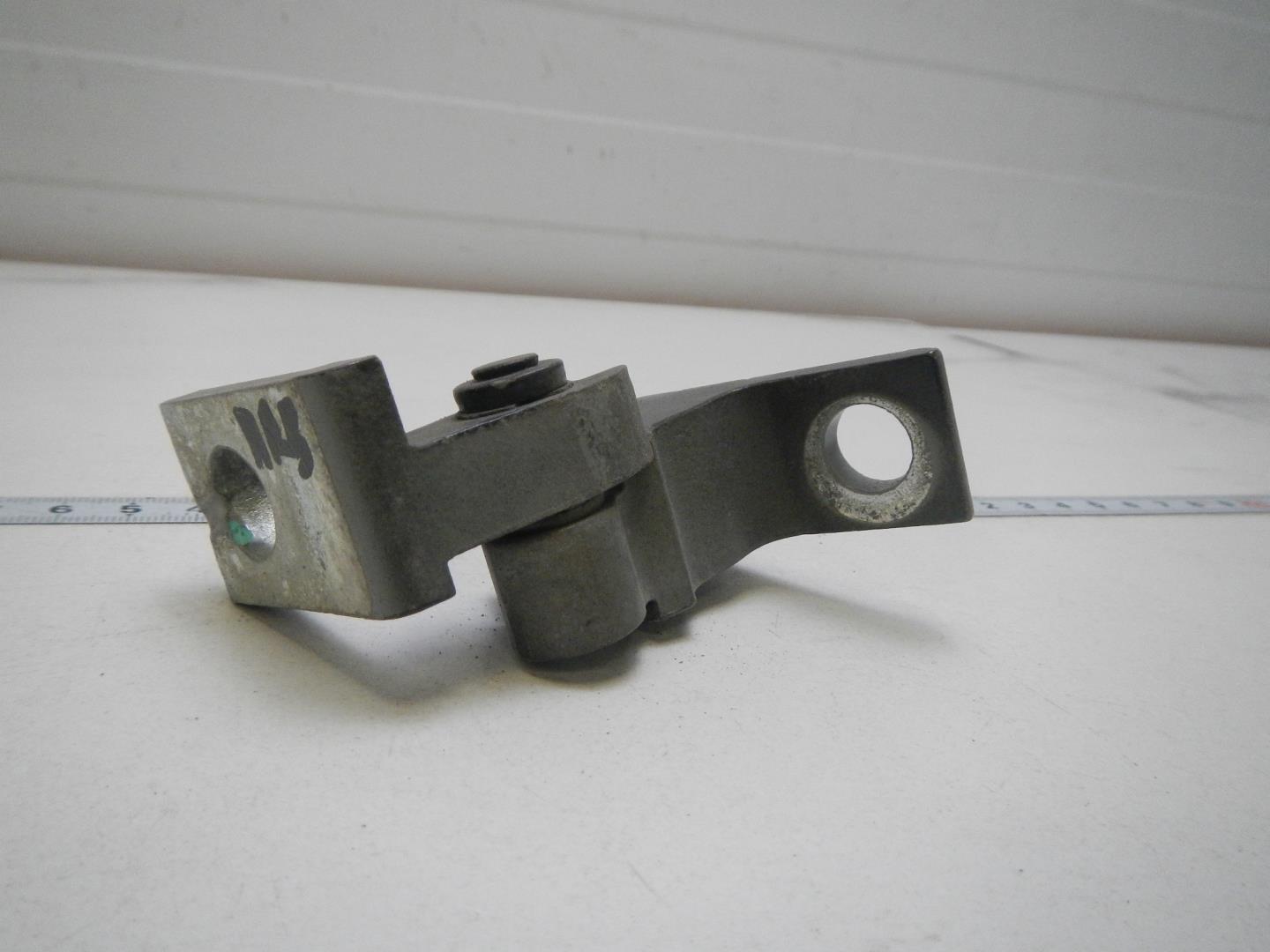 Петля двери задней правой верхняя