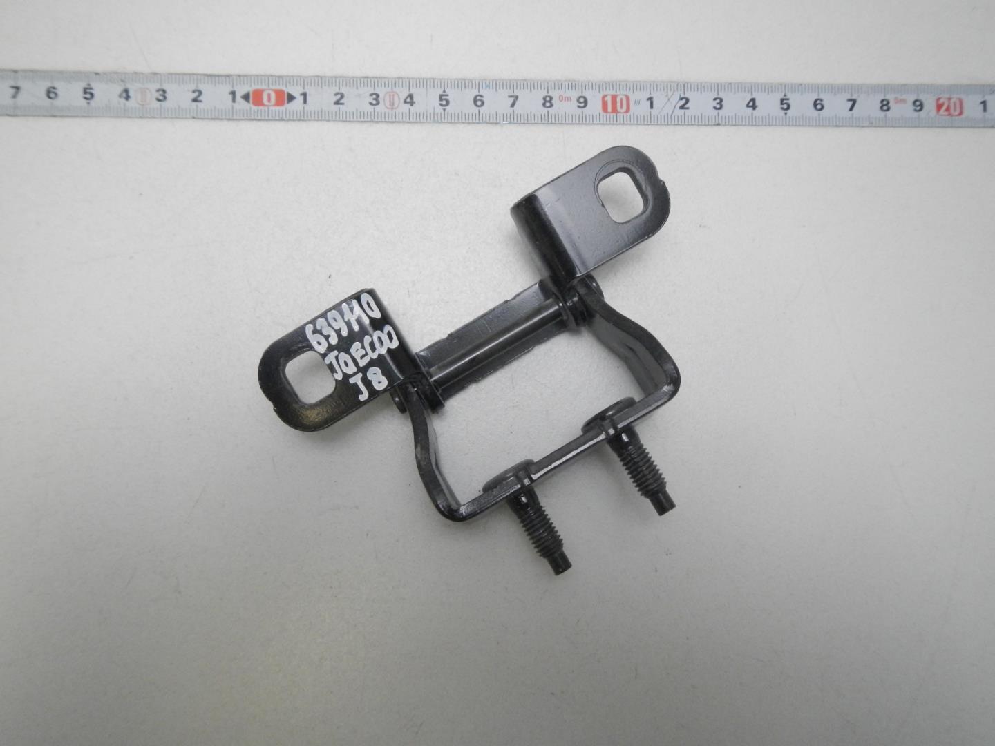 Петля двери багажника