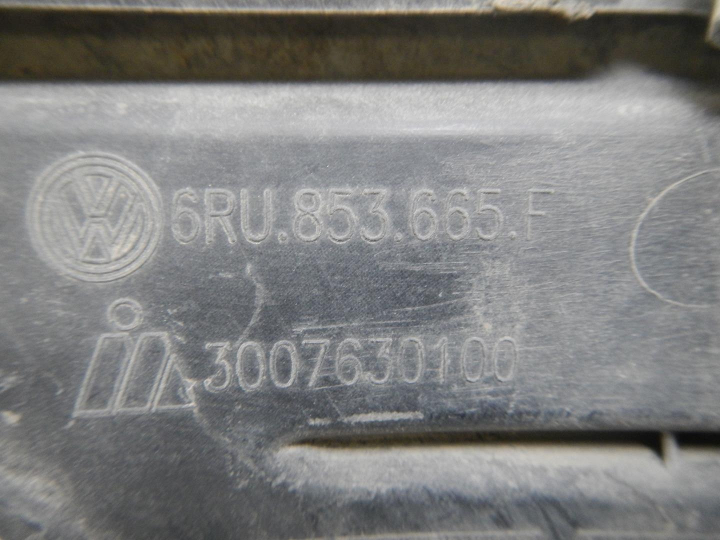 Решетка в бампер левая