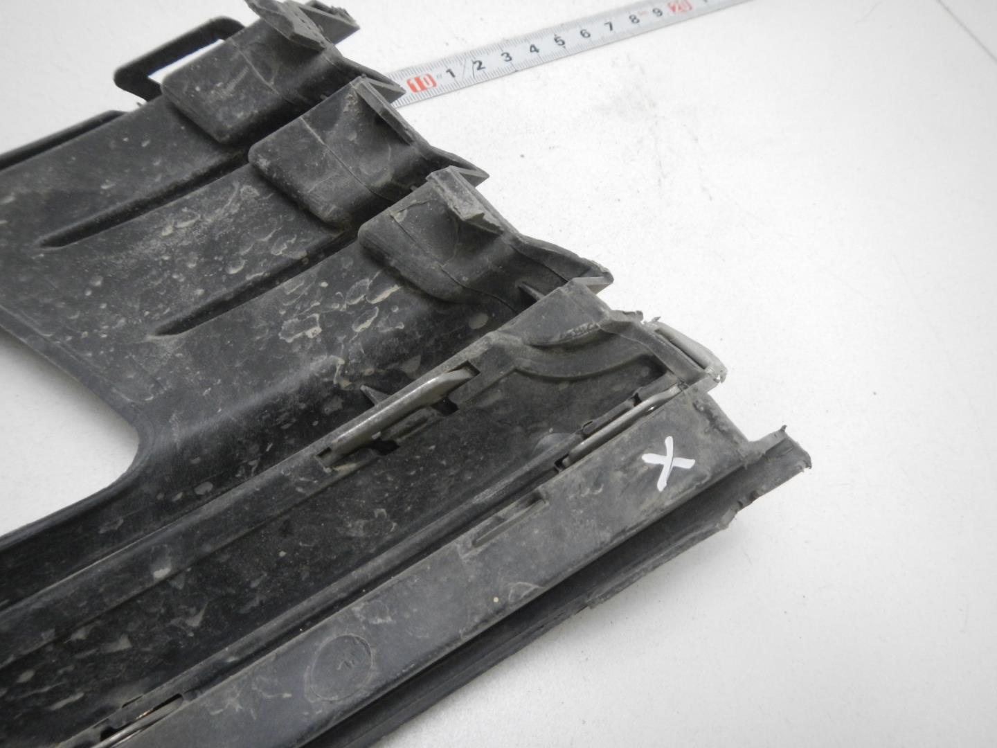 Решетка в бампер левая