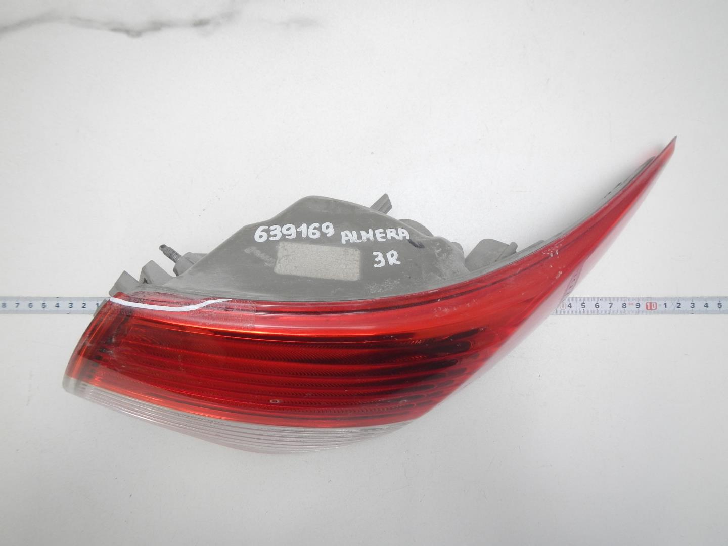 Фонарь задний правый