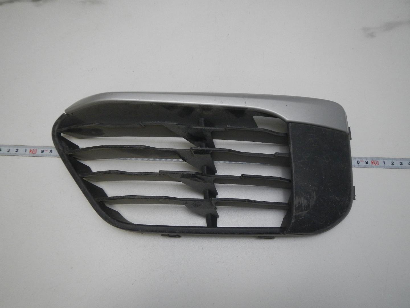 Решетка в бампер левая
