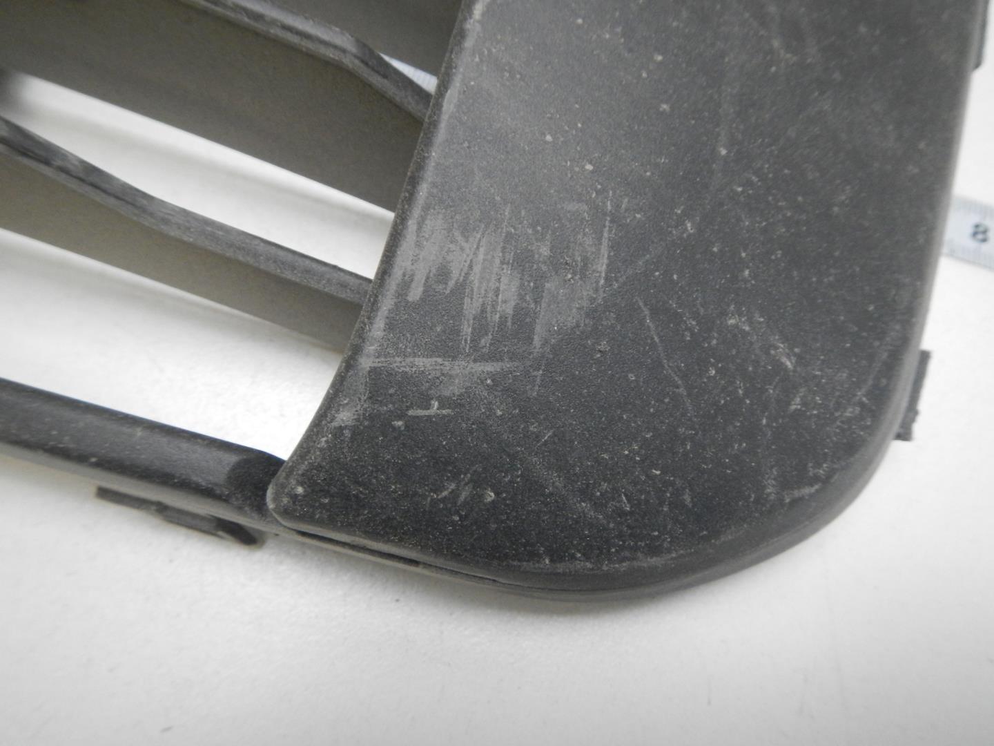 Решетка в бампер левая