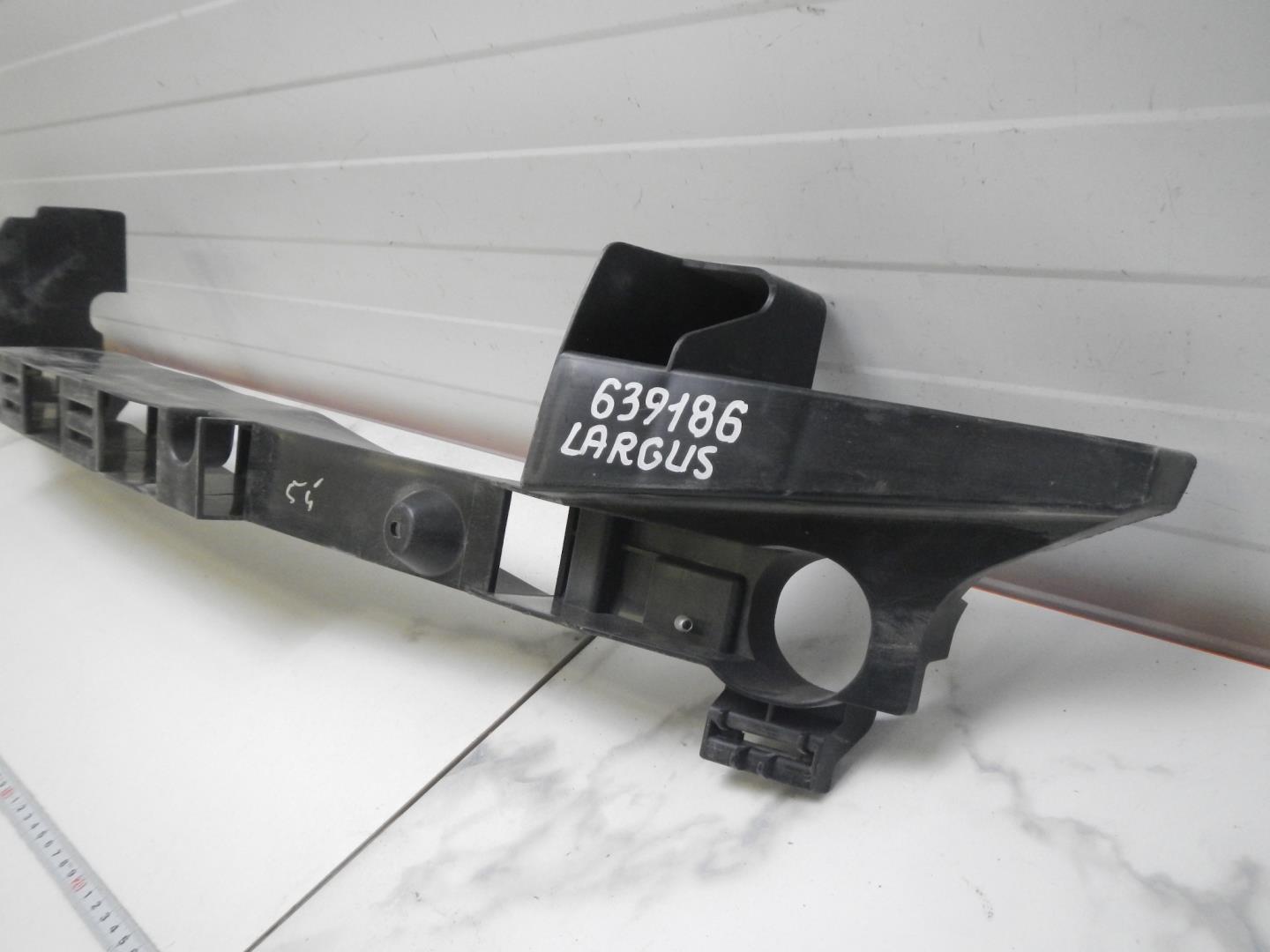 Усилитель переднего бампера