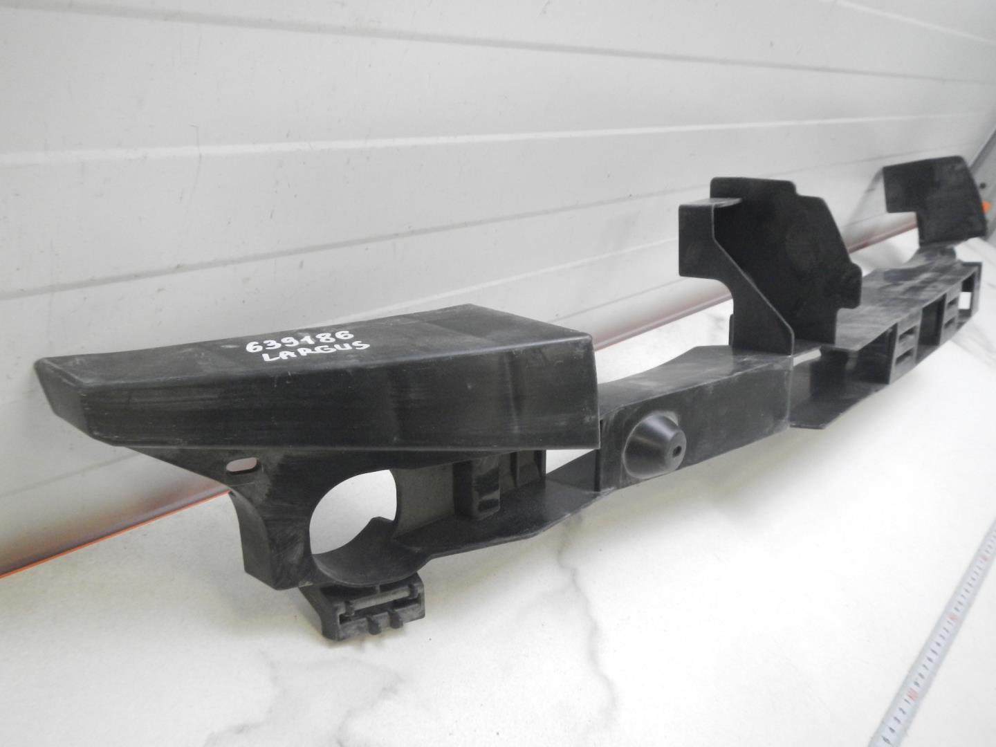 Усилитель переднего бампера