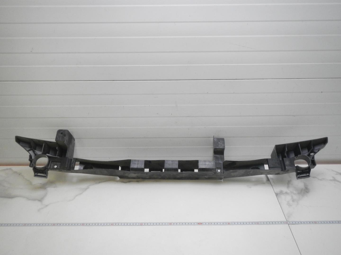 Усилитель переднего бампера