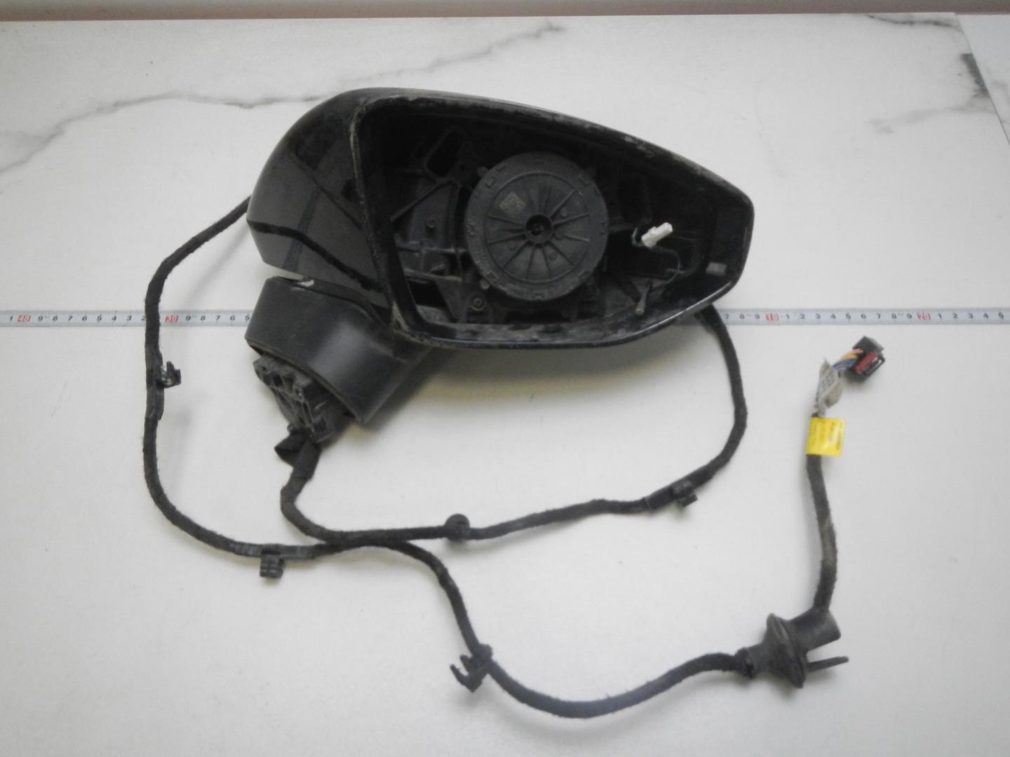 Зеркало правое электрическое