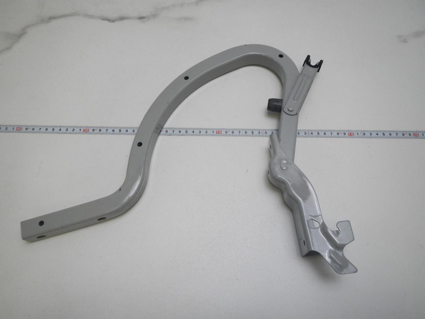 Петля крышки багажника