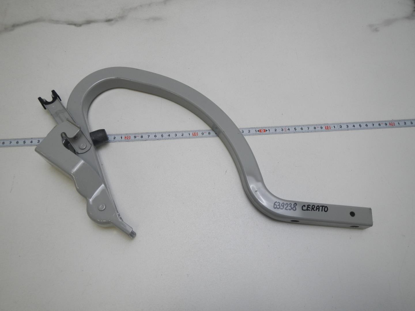 Петля крышки багажника